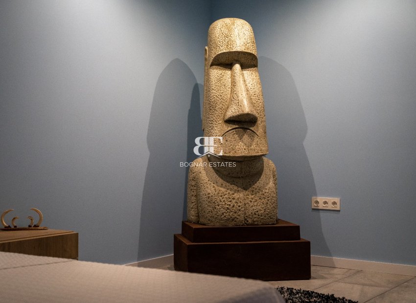 Resale - apartment -
Alicante - Center