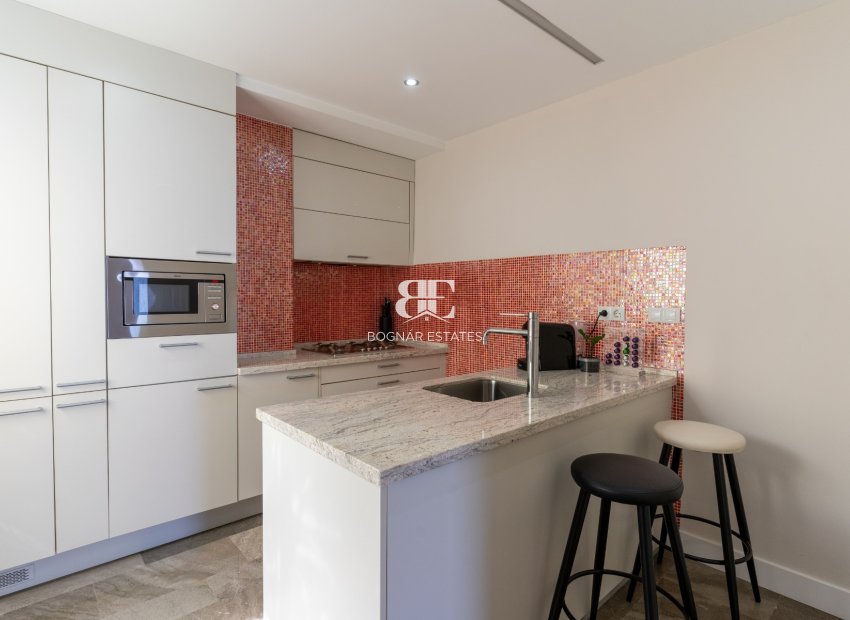 Resale - apartment -
Alicante - Center