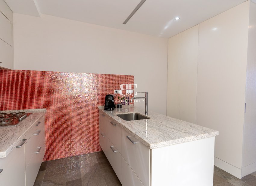 Resale - apartment -
Alicante - Center