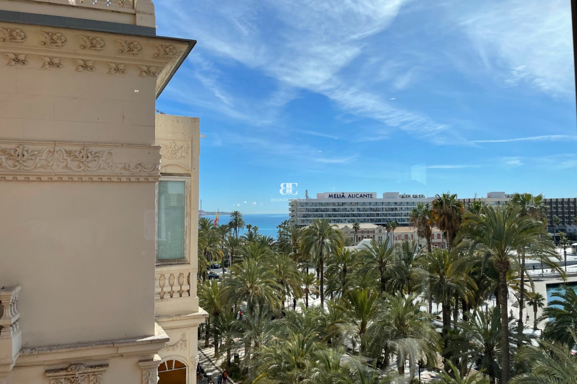 Resale - apartment -
Alicante - Center