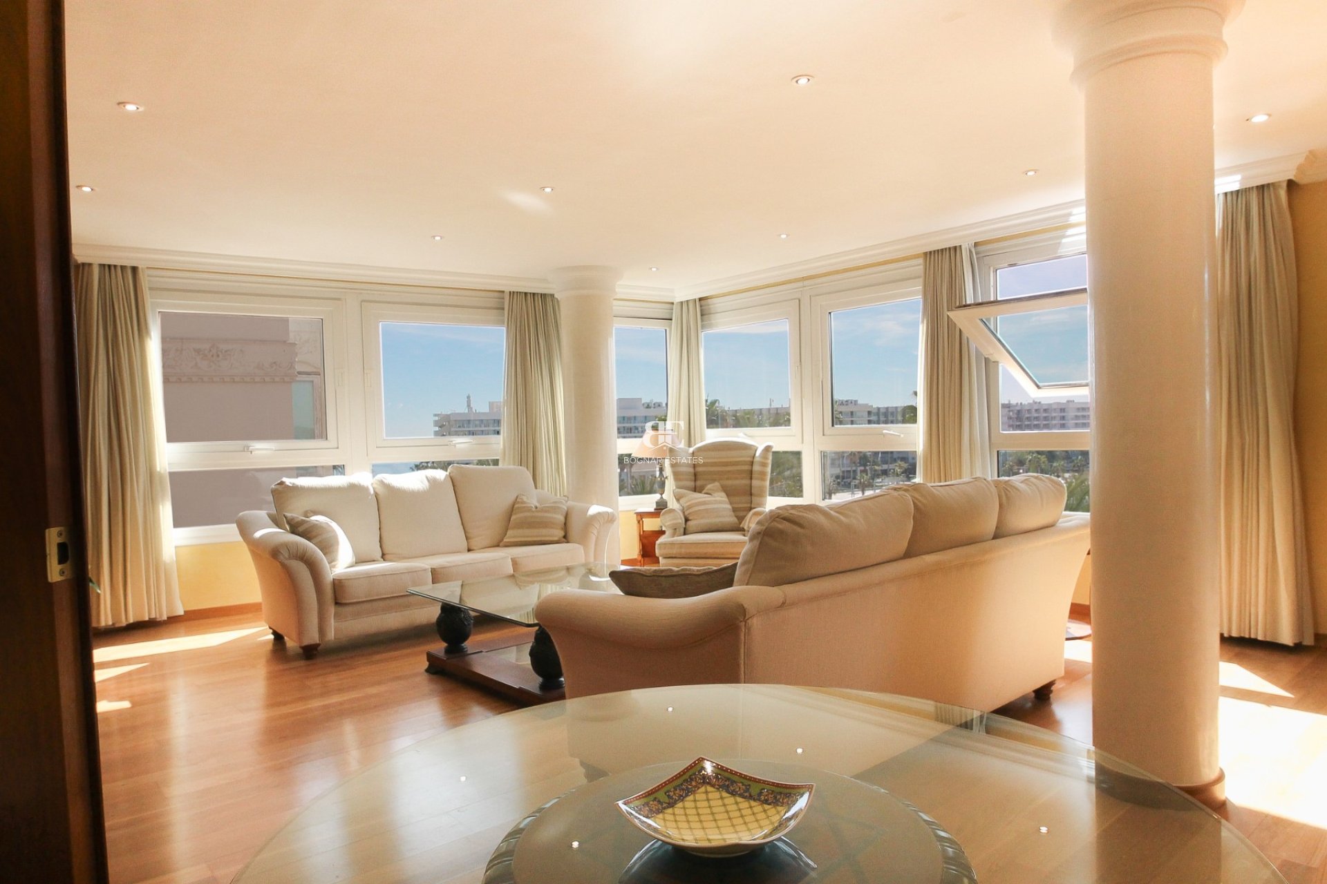 Resale - apartment -
Alicante - Center