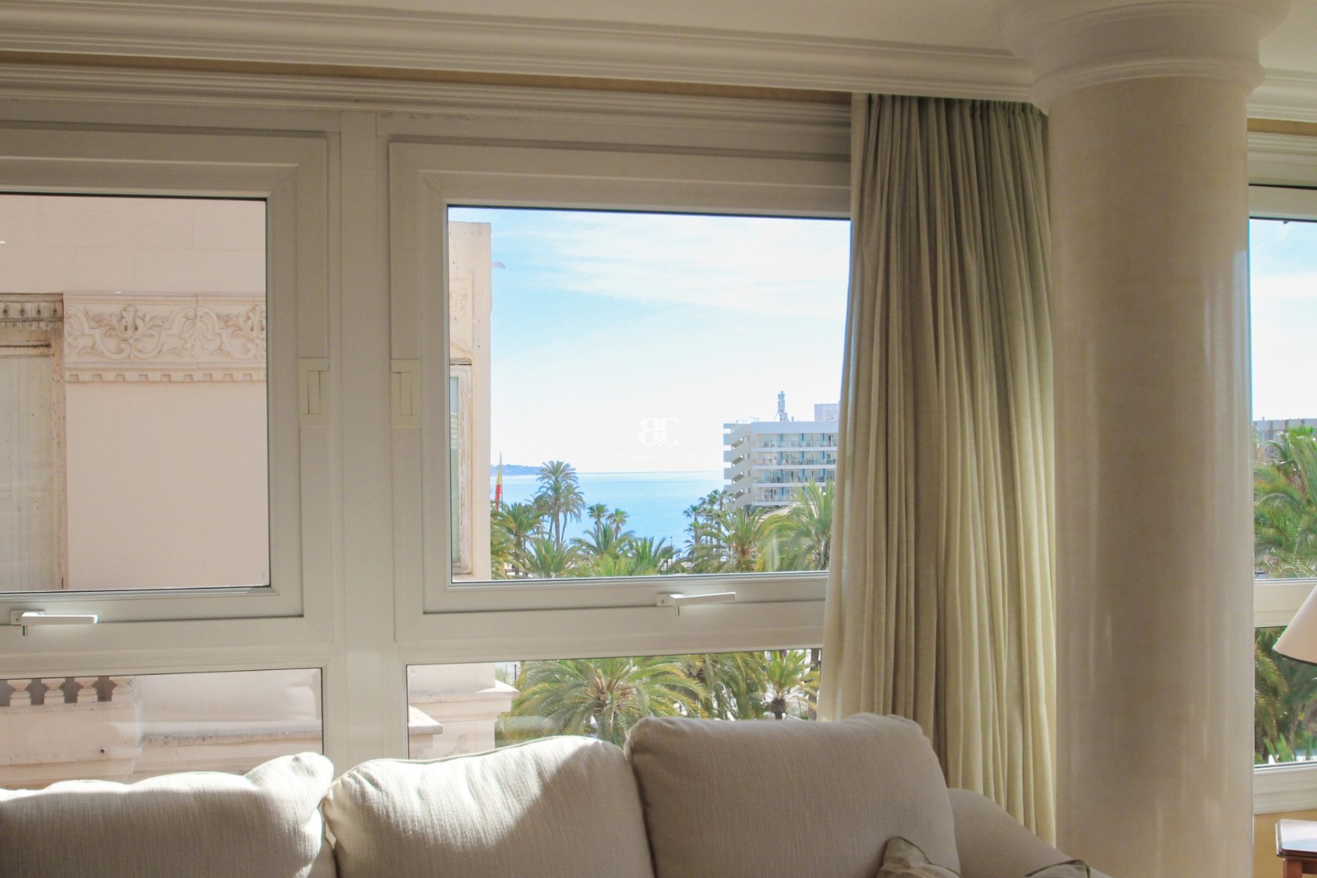 Resale - apartment -
Alicante - Center