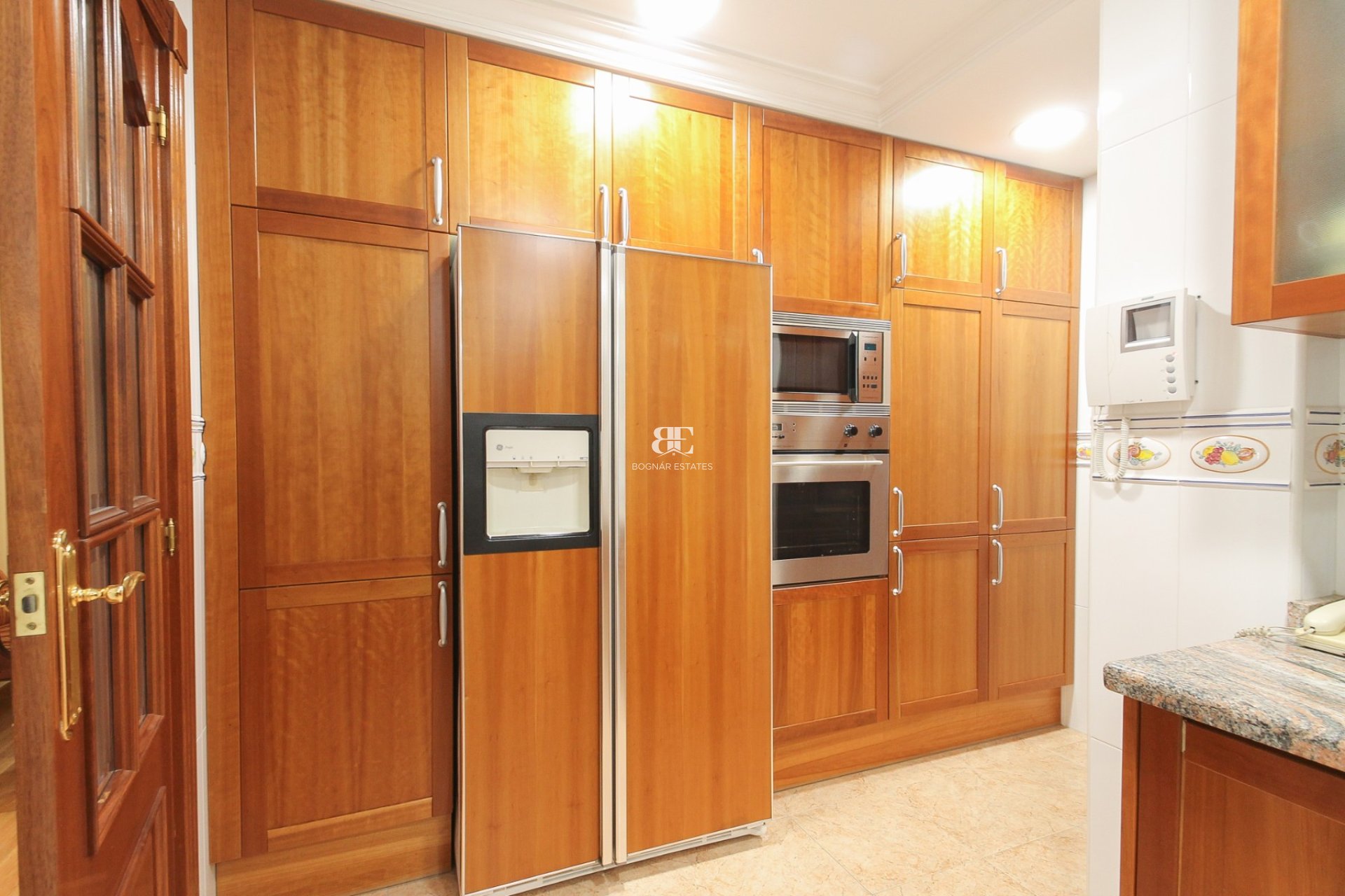 Resale - apartment -
Alicante - Center