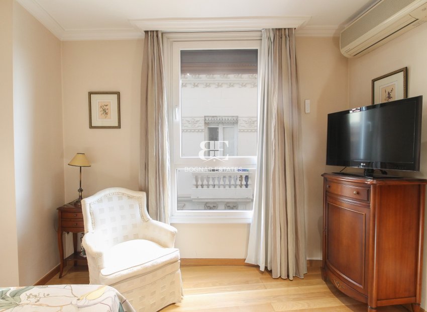 Resale - apartment -
Alicante - Center