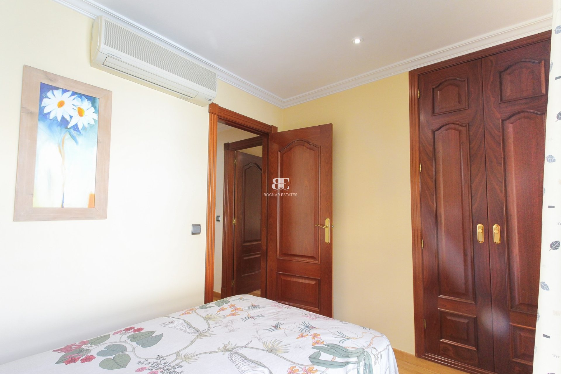 Resale - apartment -
Alicante - Center