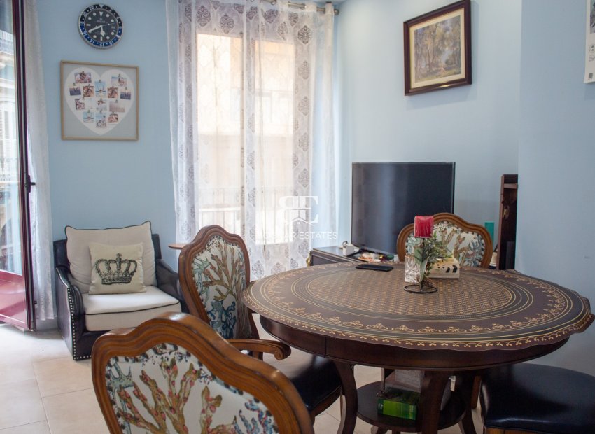 Resale - apartment -
Alicante - Center