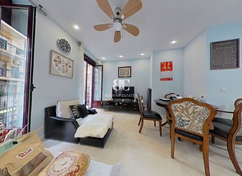 Resale - apartment -
Alicante - Center
