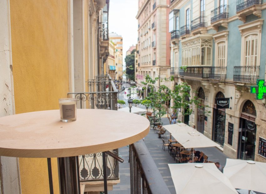 Resale - apartment -
Alicante - Center