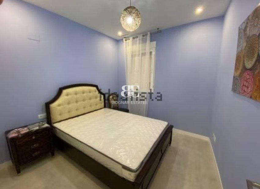 Resale - apartment -
Alicante - Center