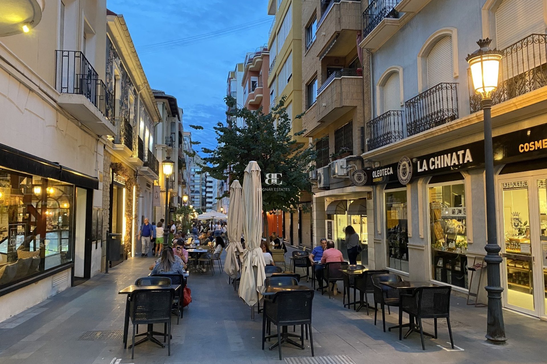 Resale - apartment -
Alicante - Center