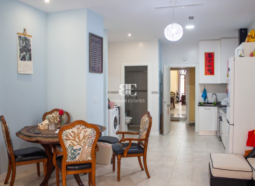 Resale - apartment -
Alicante - Center