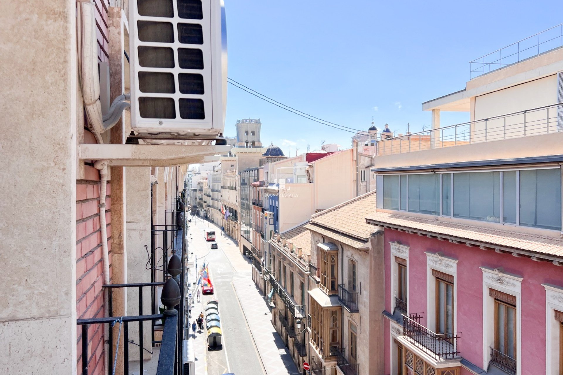 Resale - apartment -
Alicante - Center