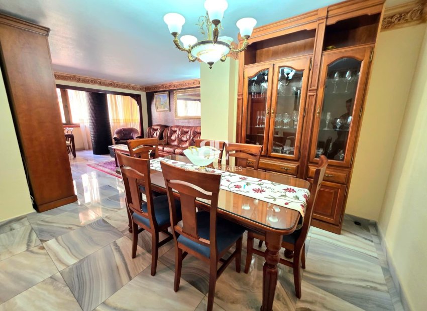 Resale - apartment -
Alicante - Centro