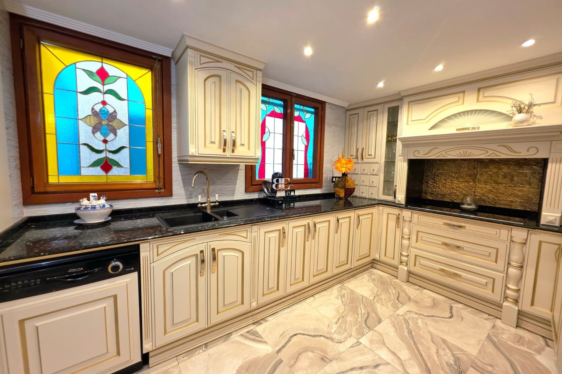 Resale - apartment -
Alicante - Centro