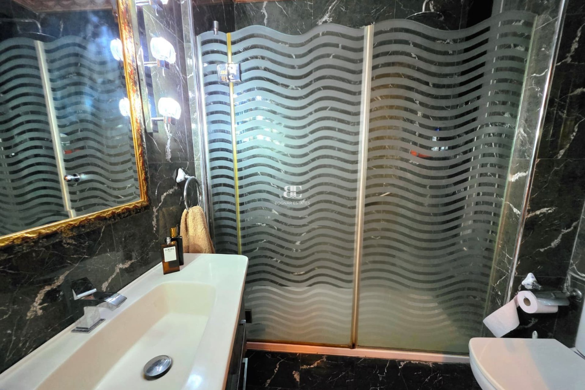 Resale - apartment -
Alicante - Centro