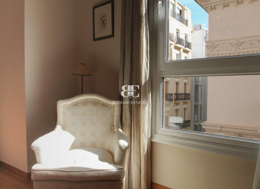 Resale - apartment -
Alicante - - Centro  -