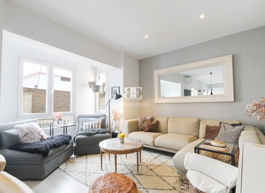 Resale - apartment -
Alicante - - Centro  -