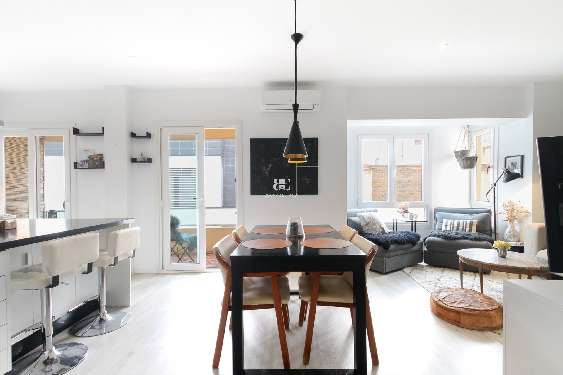 Resale - apartment -
Alicante - - Centro  -