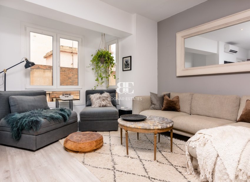 Resale - apartment -
Alicante - - Centro  -