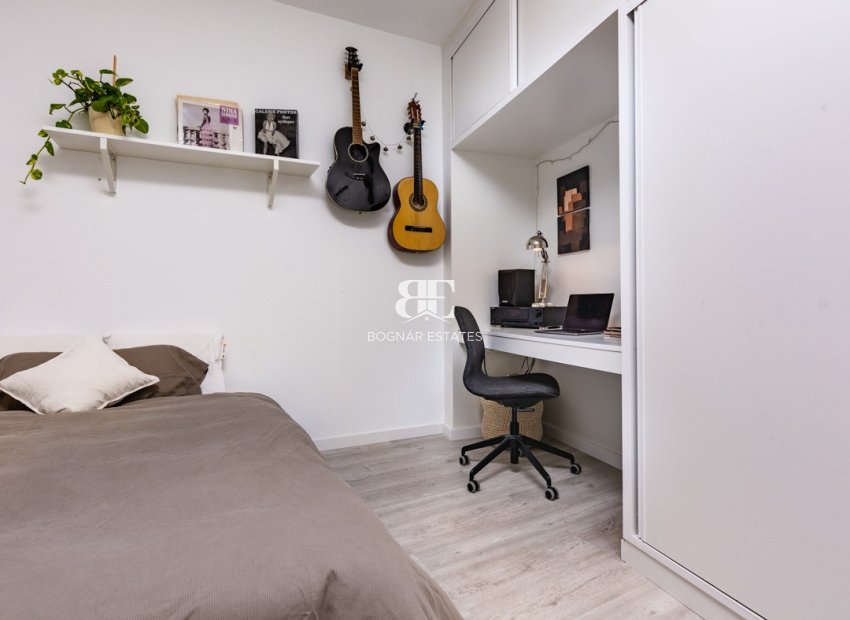 Resale - apartment -
Alicante - - Centro  -