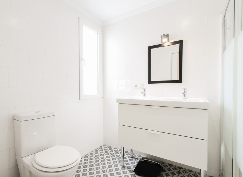 Resale - apartment -
Alicante - - Centro  -