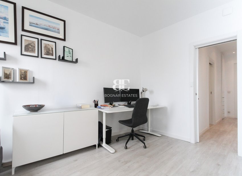 Resale - apartment -
Alicante - - Centro  -