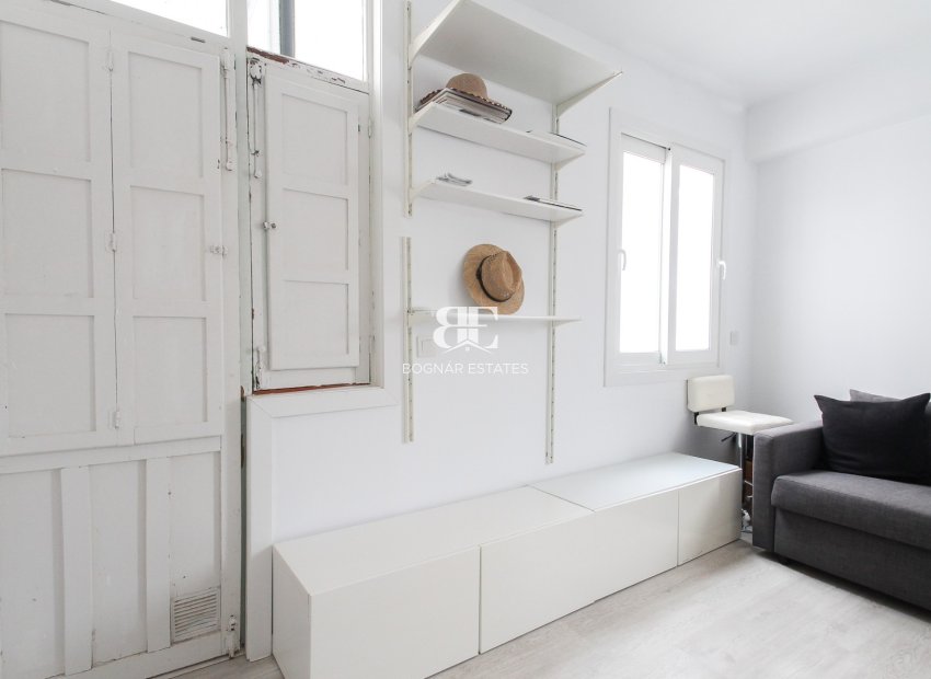 Resale - apartment -
Alicante - - Centro  -
