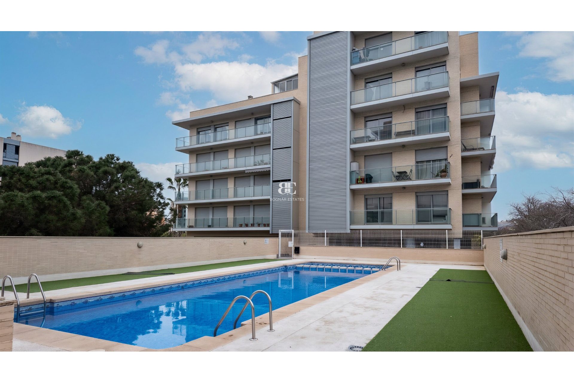 Resale - apartment -
Alicante - Garbinet