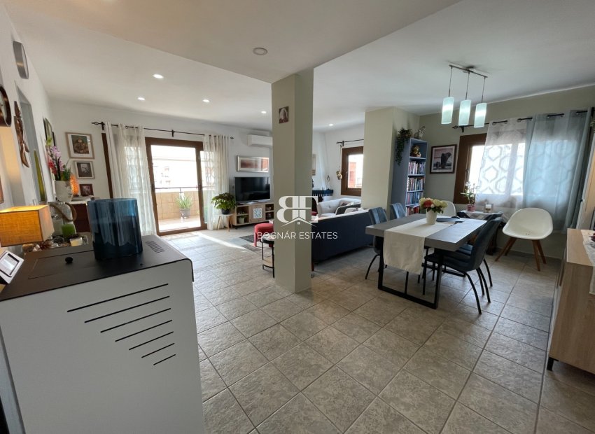 Resale - apartment -
Almoradí - Center