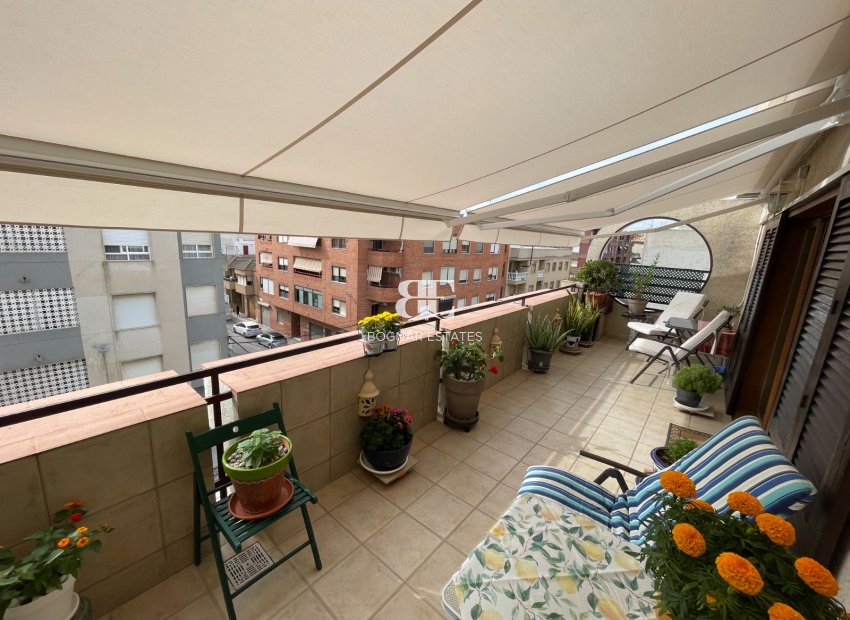 Resale - apartment -
Almoradí - Center