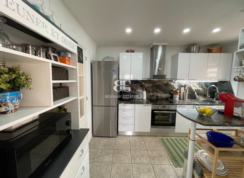 Resale - apartment -
Almoradí - Center