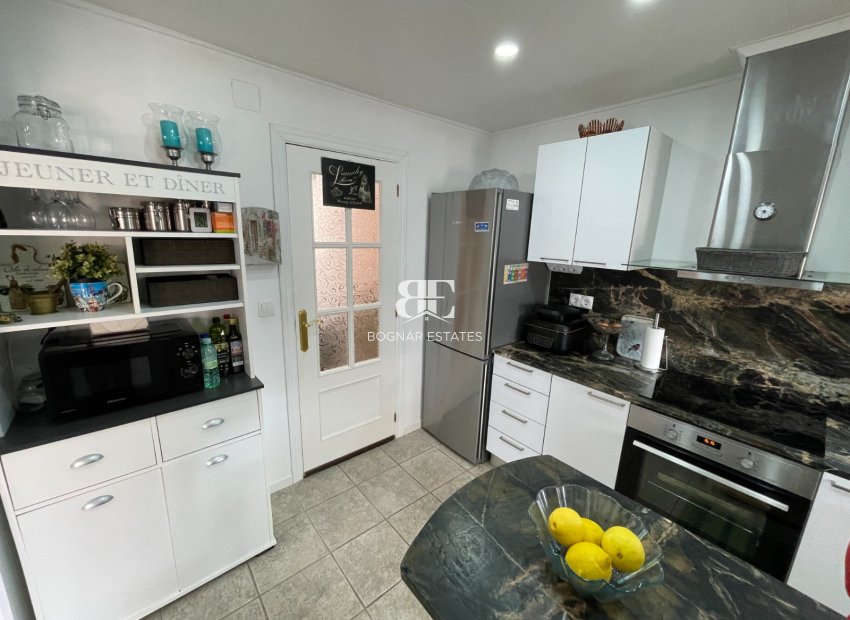 Resale - apartment -
Almoradí - Center