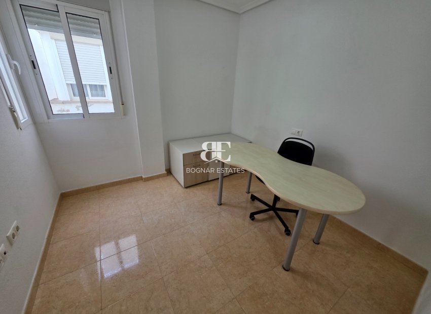 Resale - apartment -
Almoradí - Centro