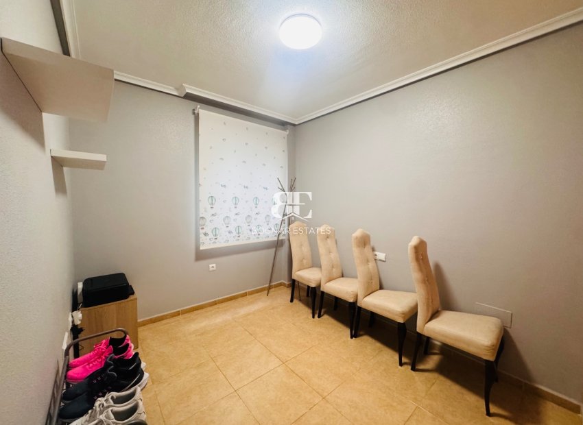 Resale - apartment -
Almoradí