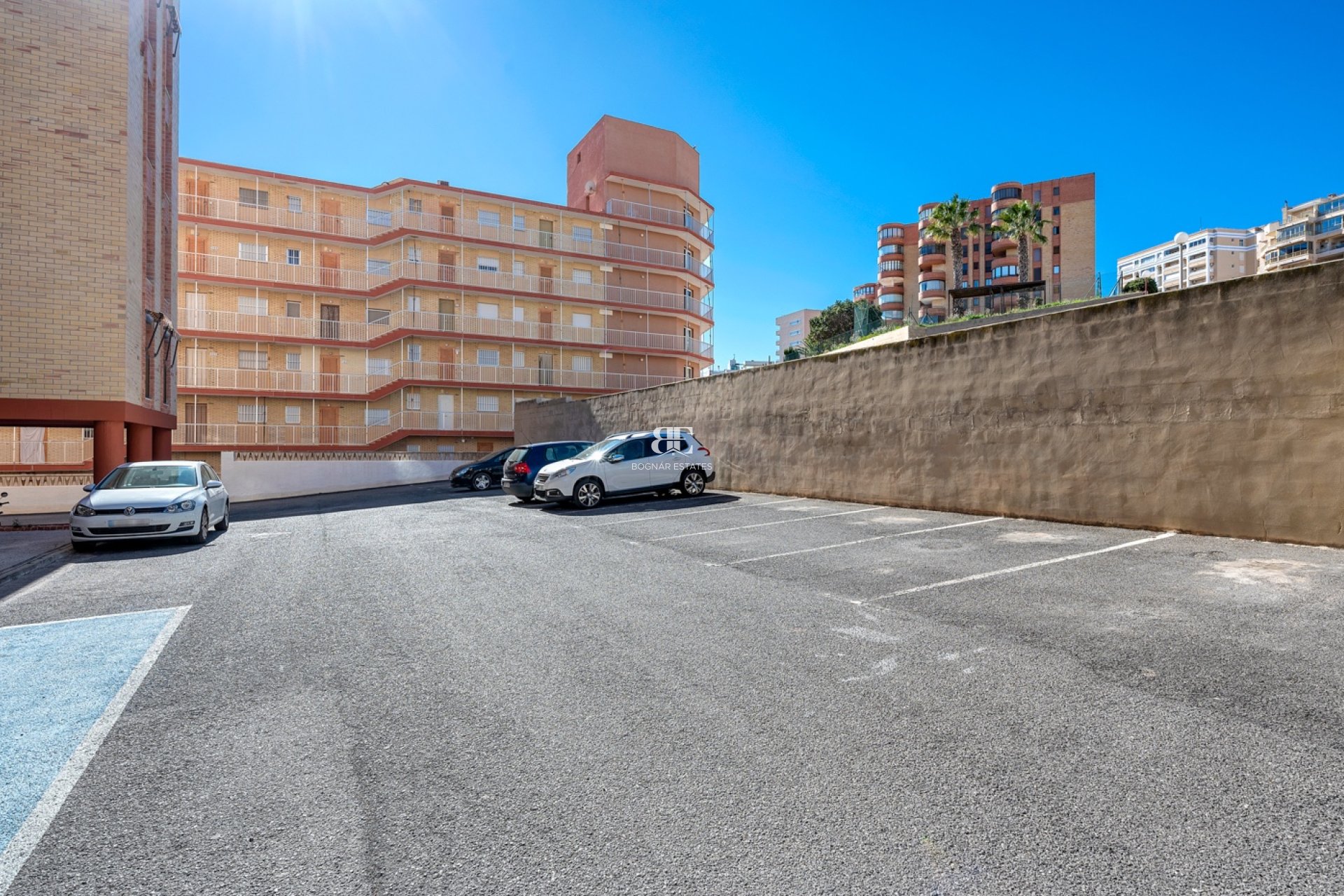 Resale - apartment -
Arenales del Sol - Segunda linea playa