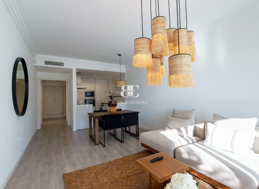 Resale - apartment -
Benahavis - La Quinta