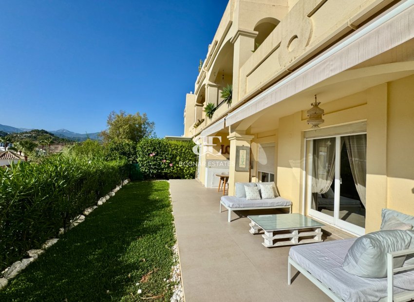 Resale - apartment -
Benahavis - La Quinta