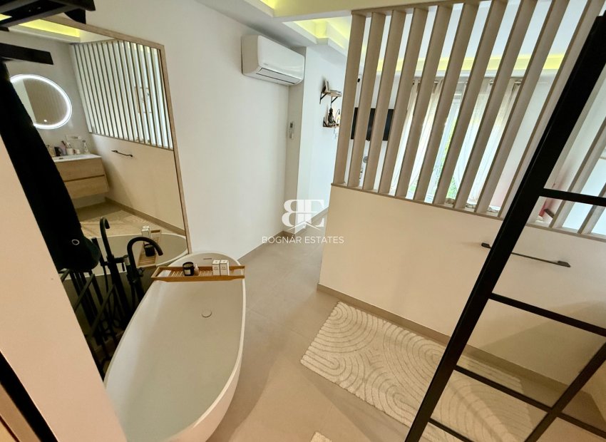 Resale - apartment -
Benahavis - La Quinta