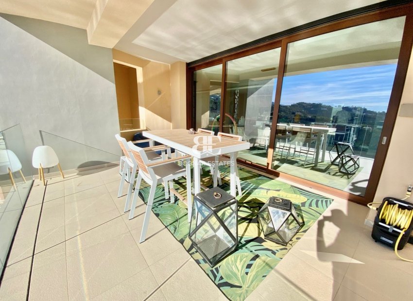 Resale - apartment -
Benahavis - La Quinta