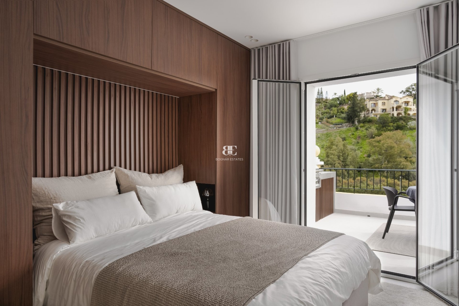 Resale - apartment -
Benahavis - La Quinta