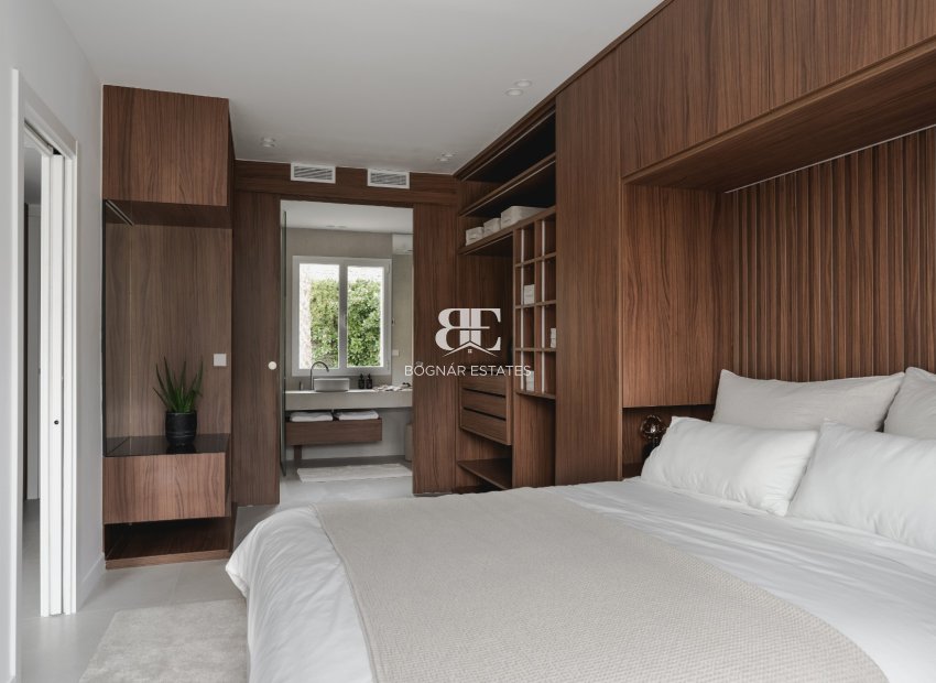 Resale - apartment -
Benahavis - La Quinta