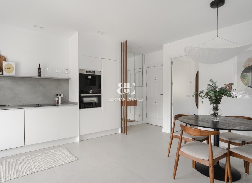 Resale - apartment -
Benahavis - La Quinta
