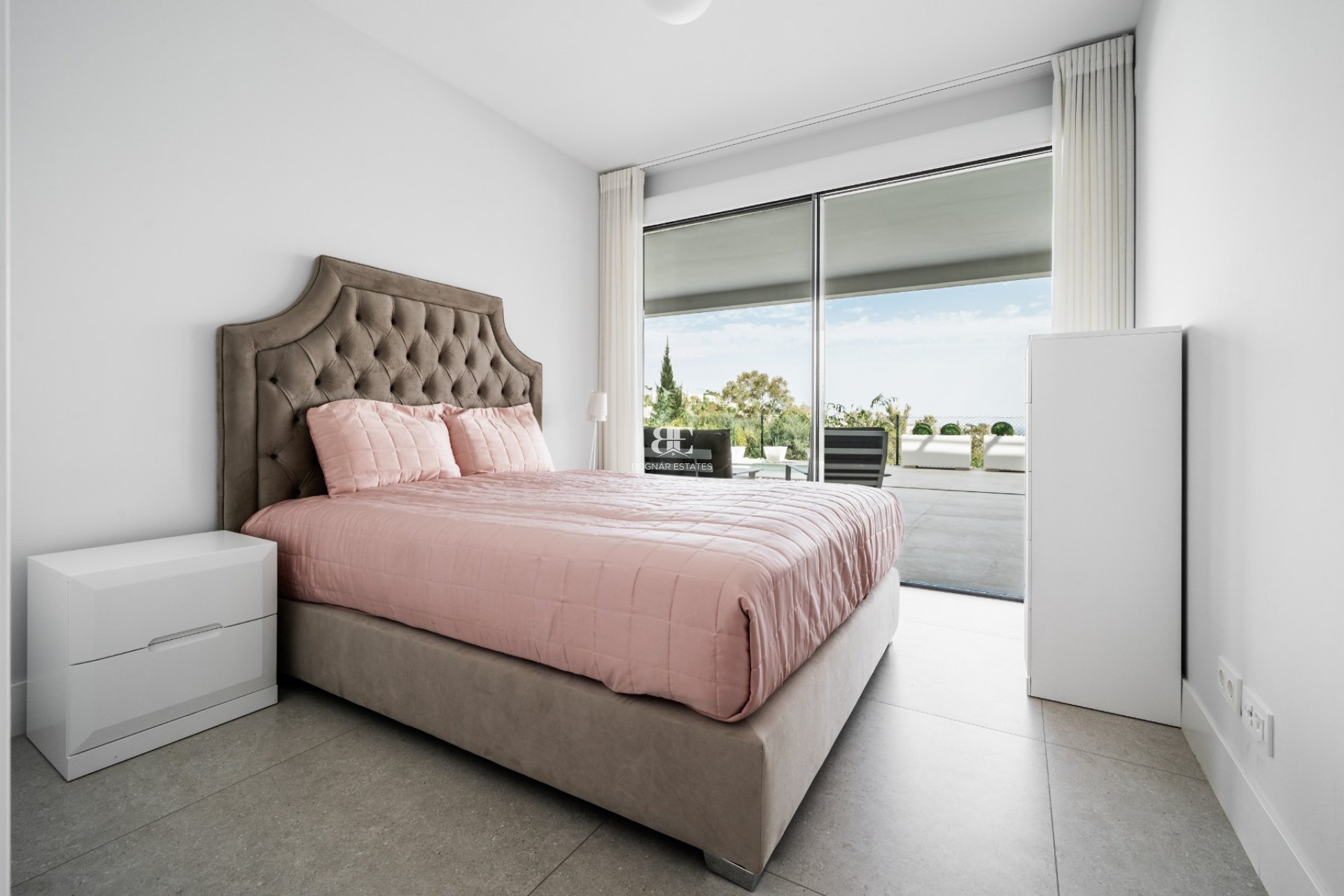 Resale - apartment -
Benahavis - La Quinta