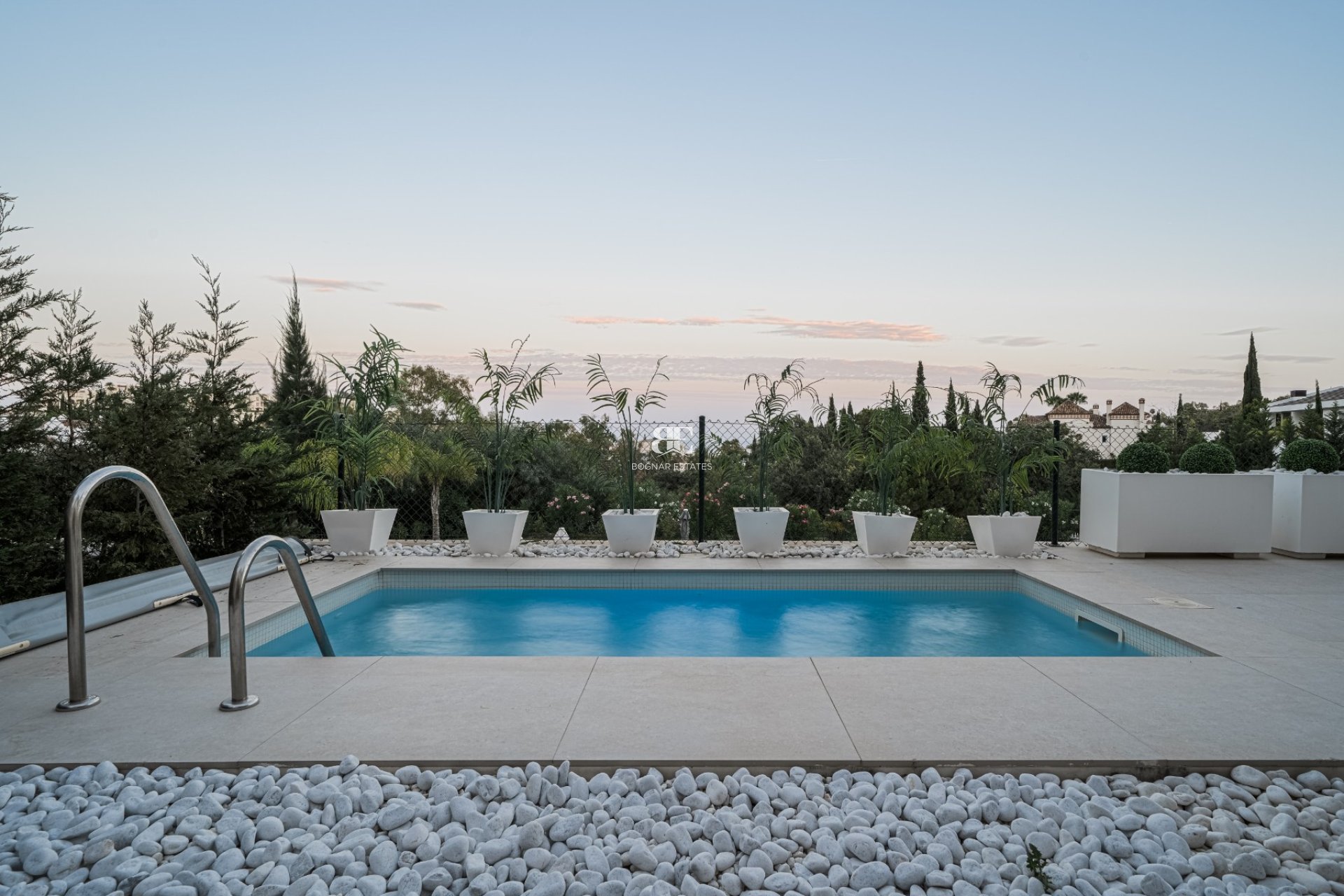Resale - apartment -
Benahavis - La Quinta