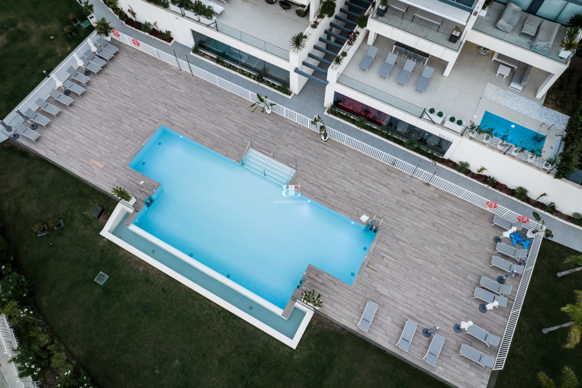 Resale - apartment -
Benahavis - La Quinta