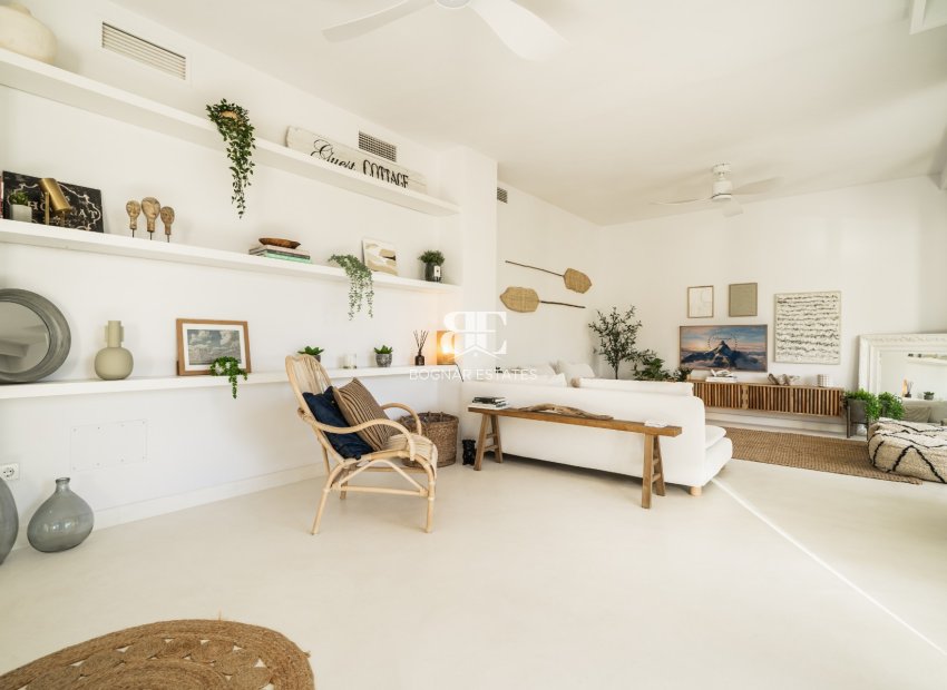 Resale - apartment -
Benahavis - La Quinta