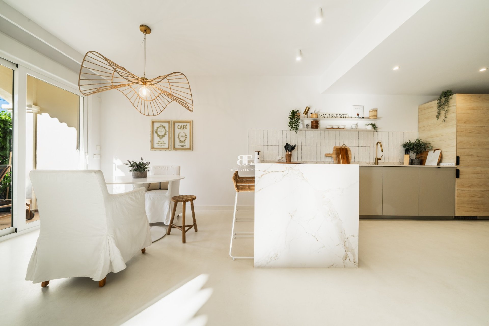 Resale - apartment -
Benahavis - La Quinta