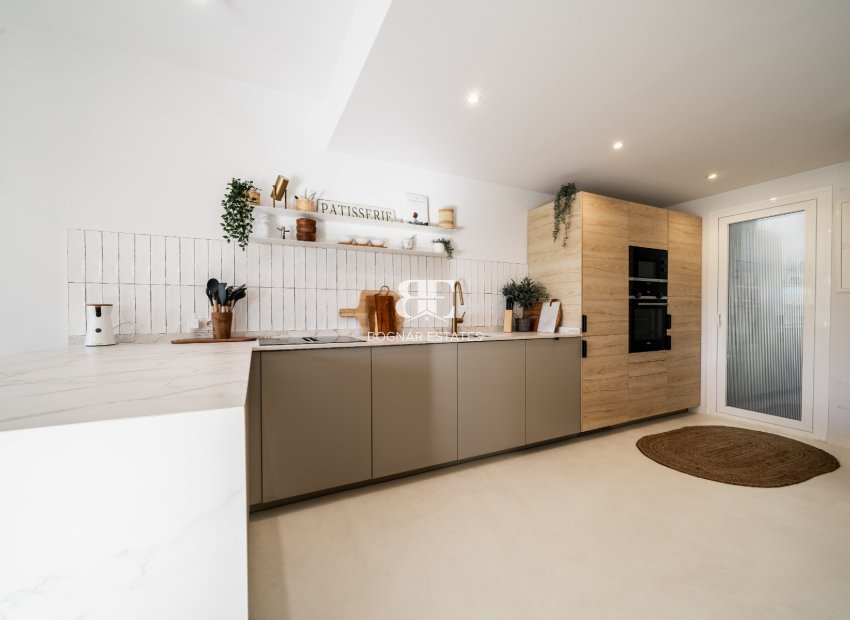 Resale - apartment -
Benahavis - La Quinta