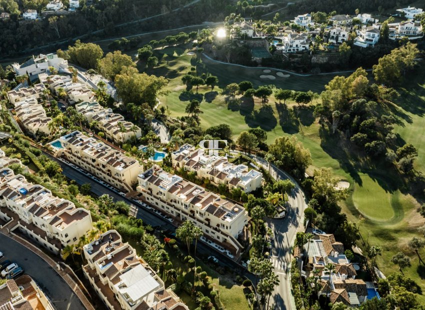 Resale - apartment -
Benahavis - La Quinta