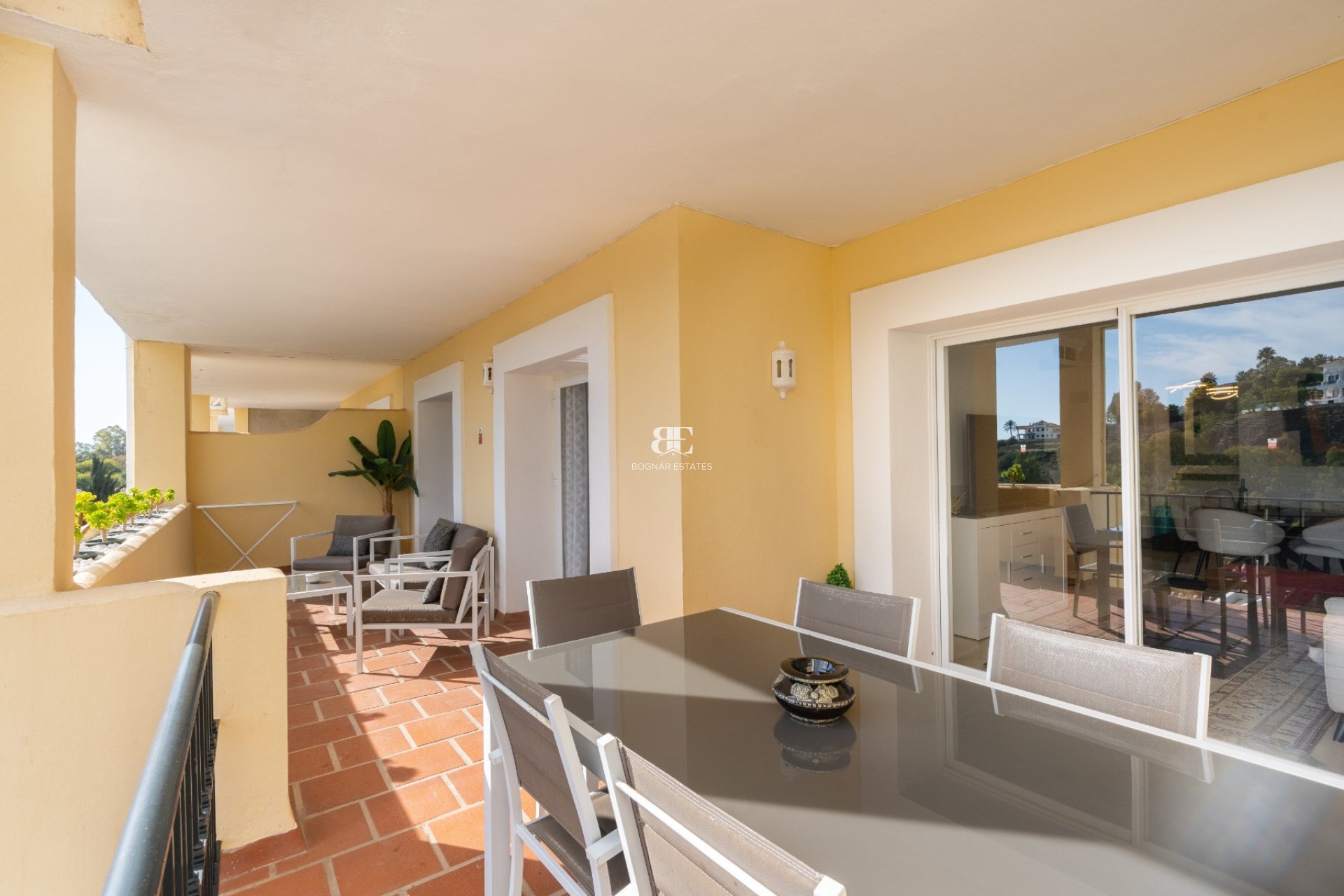 Resale - apartment -
Benahavis - La Quinta